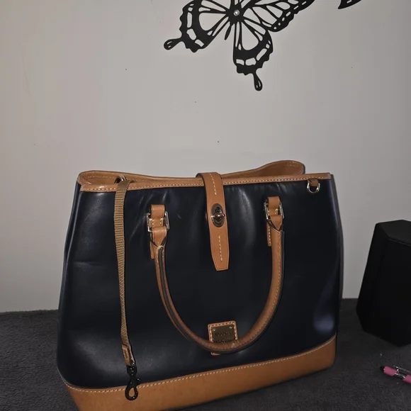 Dooney & Bourke Perry Satchel in elegant MIDNIGHT BLUE - Picture 9 of 9